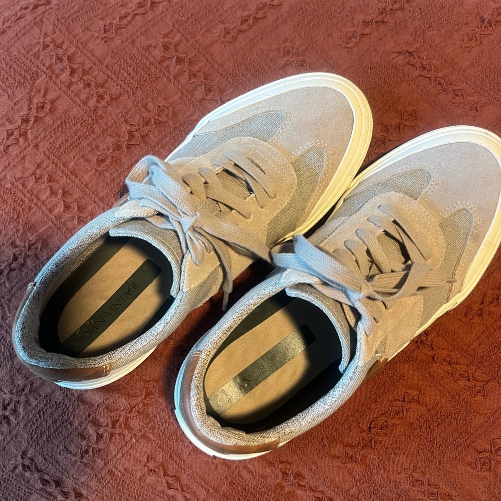 Crown Vintage Men's Beige and Gray Sneakers